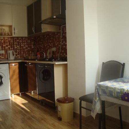 Apartments Azatutyan Avenue 9, Кв 19 Γιερεβάν Εξωτερικό φωτογραφία