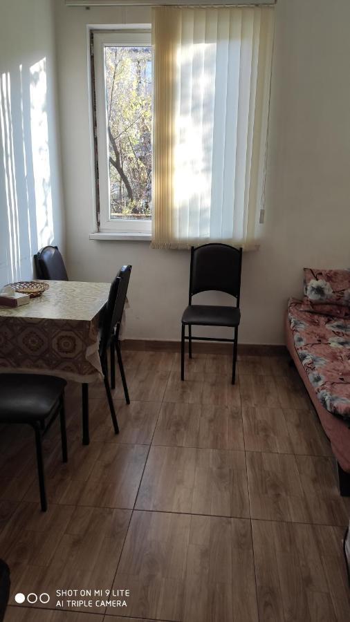Apartments Azatutyan Avenue 9, Кв 19 Γιερεβάν Εξωτερικό φωτογραφία