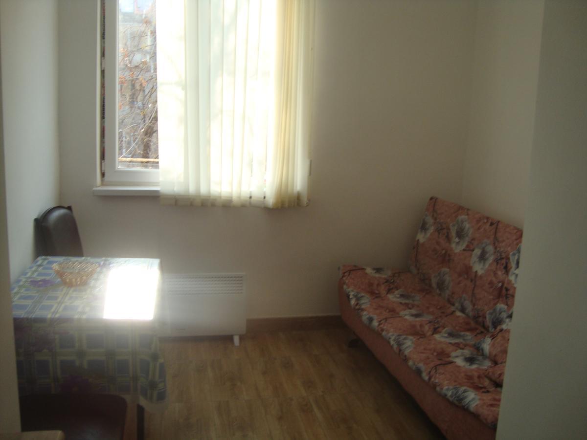 Apartments Azatutyan Avenue 9, Кв 19 Γιερεβάν Εξωτερικό φωτογραφία