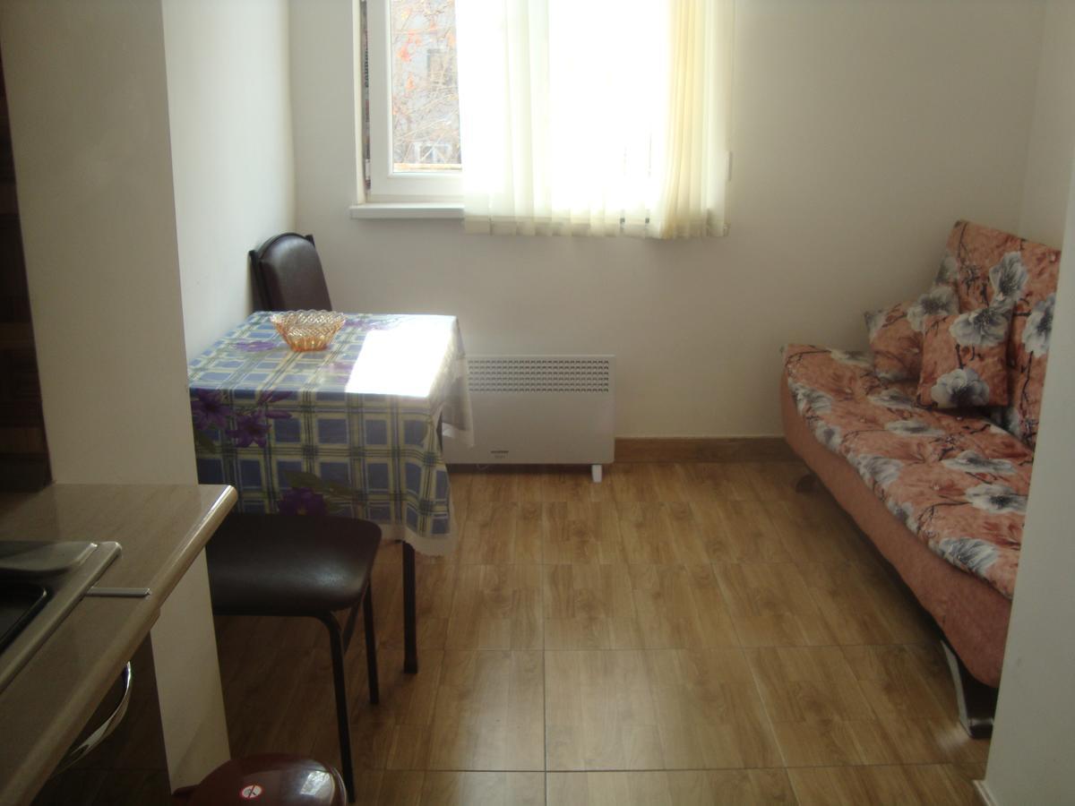 Apartments Azatutyan Avenue 9, Кв 19 Γιερεβάν Εξωτερικό φωτογραφία