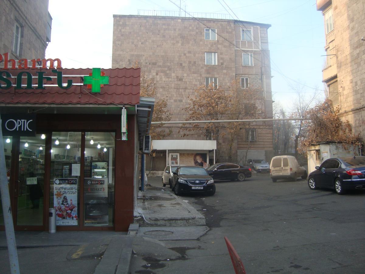 Apartments Azatutyan Avenue 9, Кв 19 Γιερεβάν Εξωτερικό φωτογραφία